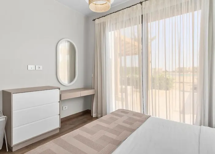 Shedwan Oasis, 4br, Jacuzzi & Lagoon Views Hébergement de vacances
